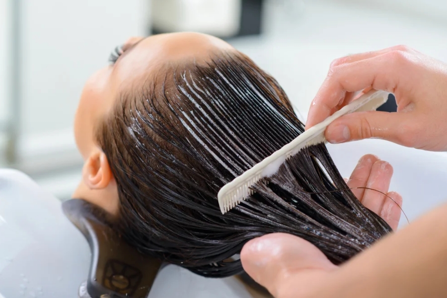 Winter Hair Care: Tips to Prevent Hair Loss and Maintain Healthy Locks